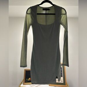 Form fitting - house of harlowe green dress
